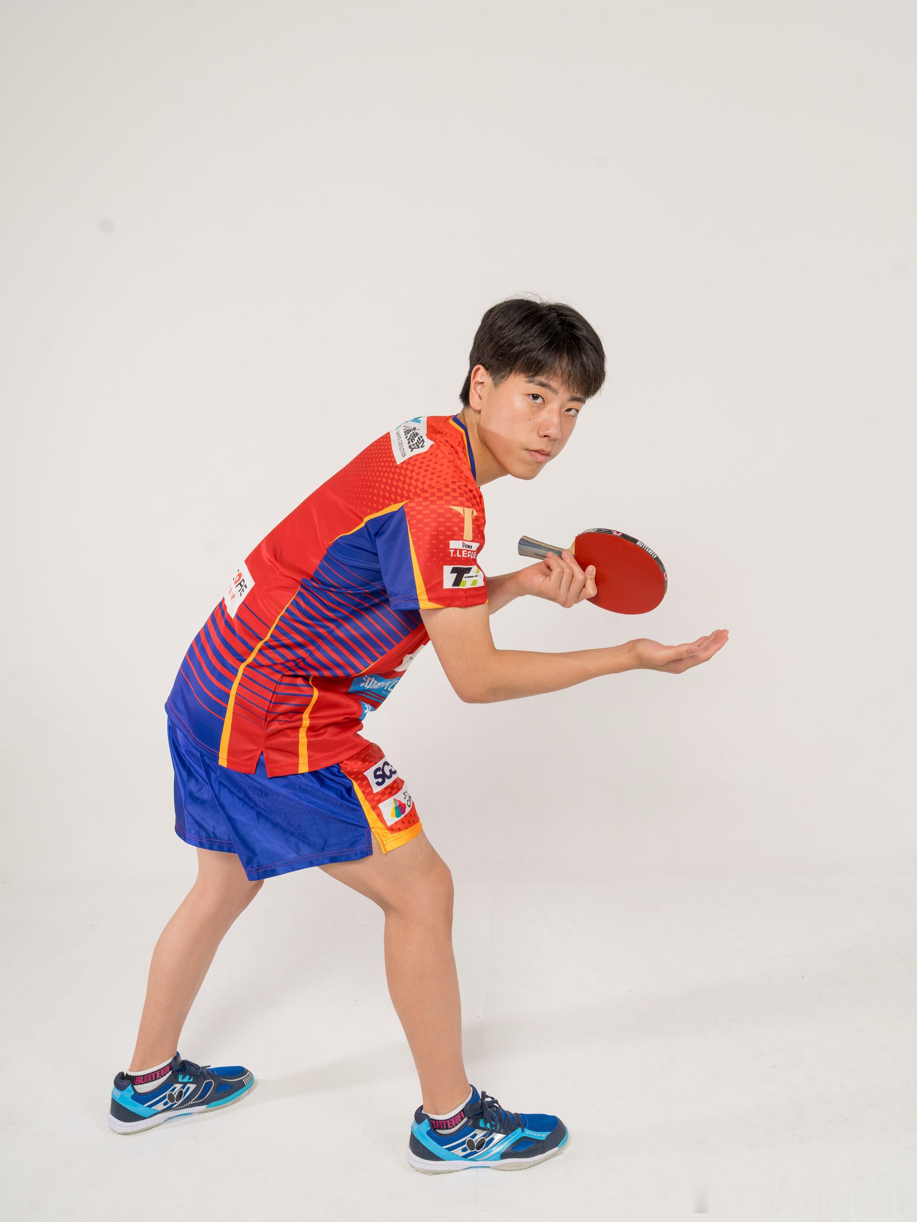 篠塚大登选手为琉球俱乐部进行了新赛季宣传照拍摄📸备受期待能够更进一步突破的篠塚