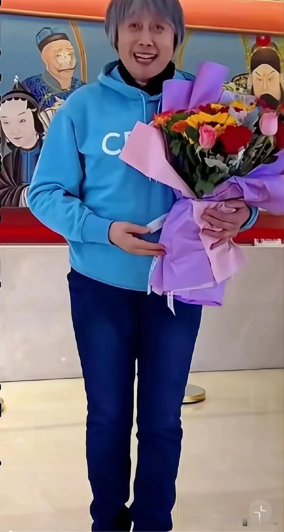 “东西南北中，君请看曲苑杂坛”！[呲牙]
相信很多七零八零后对这句话不陌生吧。