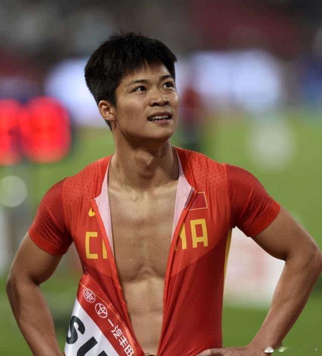 苏炳添为什么火？
为什么他没有拿过奥运会个人奖牌却热度远高于很多金牌得主，对很多