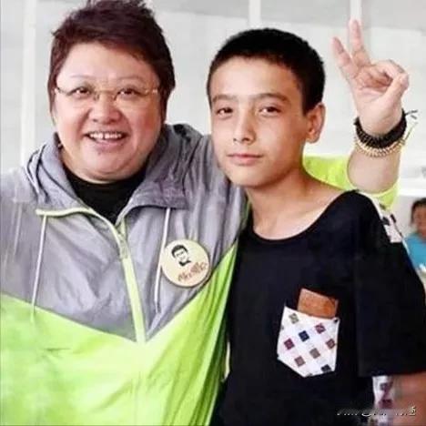 成功不是以一个人的身高、体重、学历或家庭背景来衡量的，而是由他思想的“大小”来决