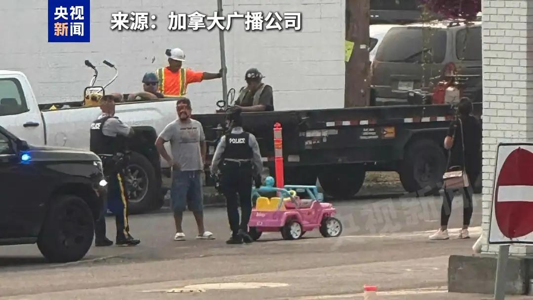 无证酒驾儿童车被捕!加拿大媒体报道，近日，加拿大不列颠哥伦比亚省乔治王子市，一名