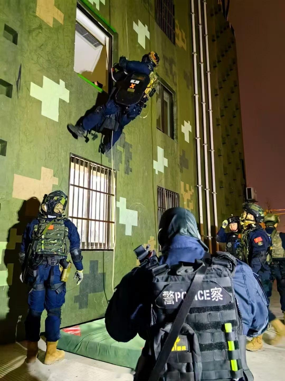 特别能吃苦特别能战斗的兄弟们也折腾一年了，趁着年假好好休息，来年咱们整点大活儿