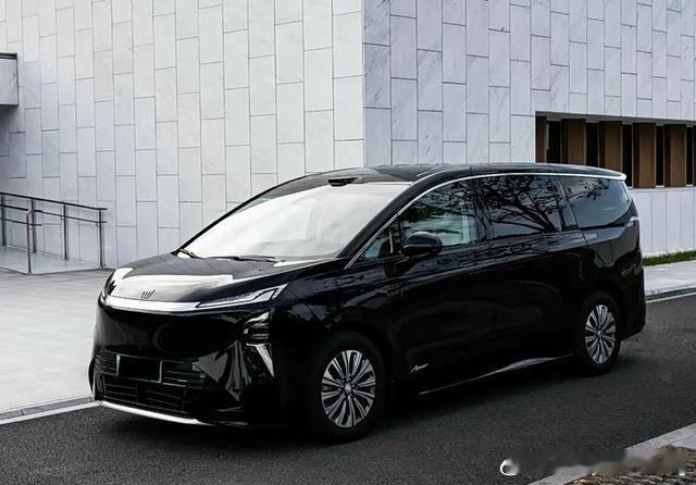 终于官宣了，最近世家在上海街头频现谍照，有数百台车辆在开展各地开展公共道路的测试