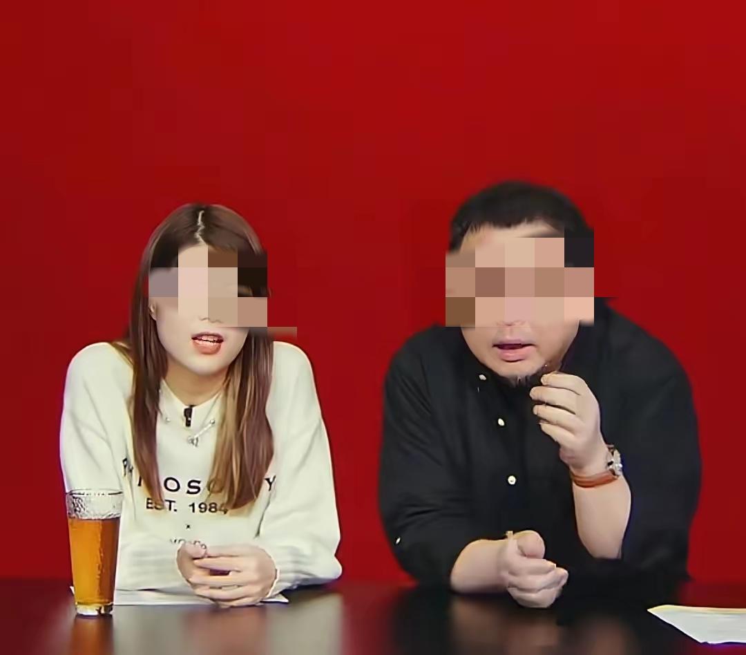 投名状，拜金主。
罗某又将目光盯上了阳历背后的金主与粉丝。
罗某为偿债耗尽了自身