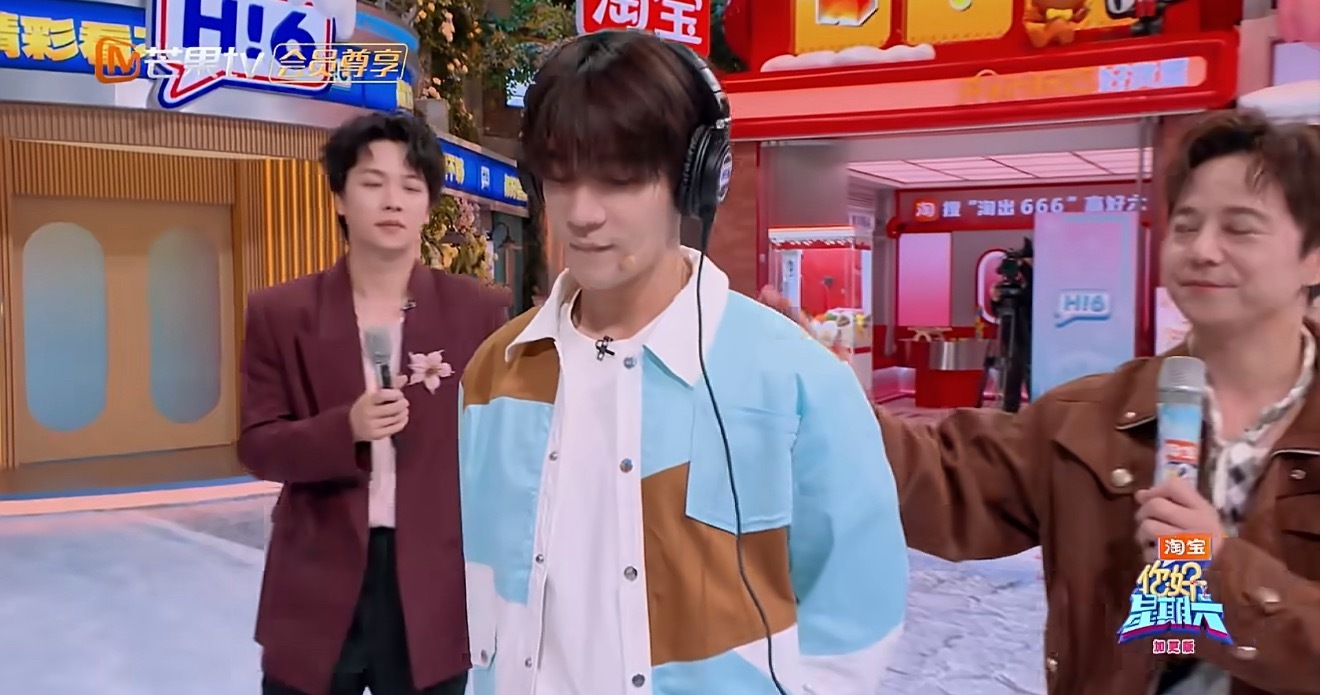 沈月面对夏之光的直接询问，果断选择2号位，想把惩罚位留给自己。没想到最后坐在1号