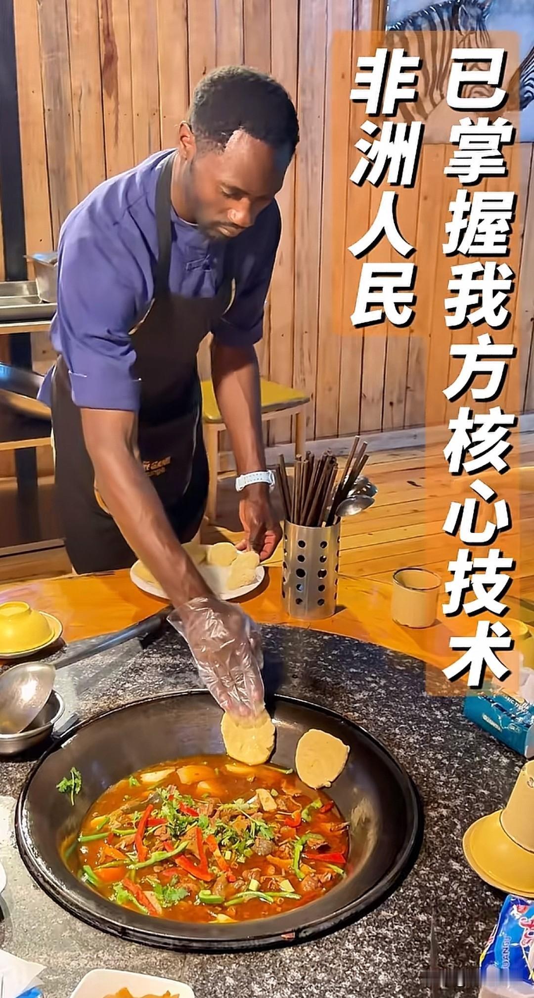 小鸡贴饼子这个宿迁名菜被肯尼亚人学回去，带到肯尼亚去发扬光大了。小鸡贴饼子是宿迁