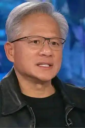 科技大佬黄仁勋说，我的公司员工，如果年薪是五十万美金，一年下来花费在智能软件上的