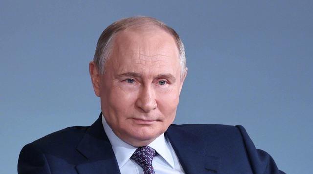 普京突然“接盘”伊朗浓缩铀！美以彻底坐不住了
为了看懂俄罗斯这一招有多狠，咱们得