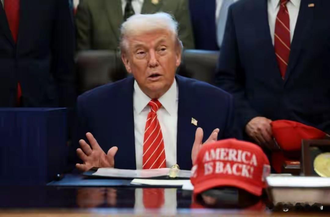 四处煽风点火却想独善其身，承诺轻如鸿毛、利益重若泰山，行事朝秦暮楚、反复无常，看