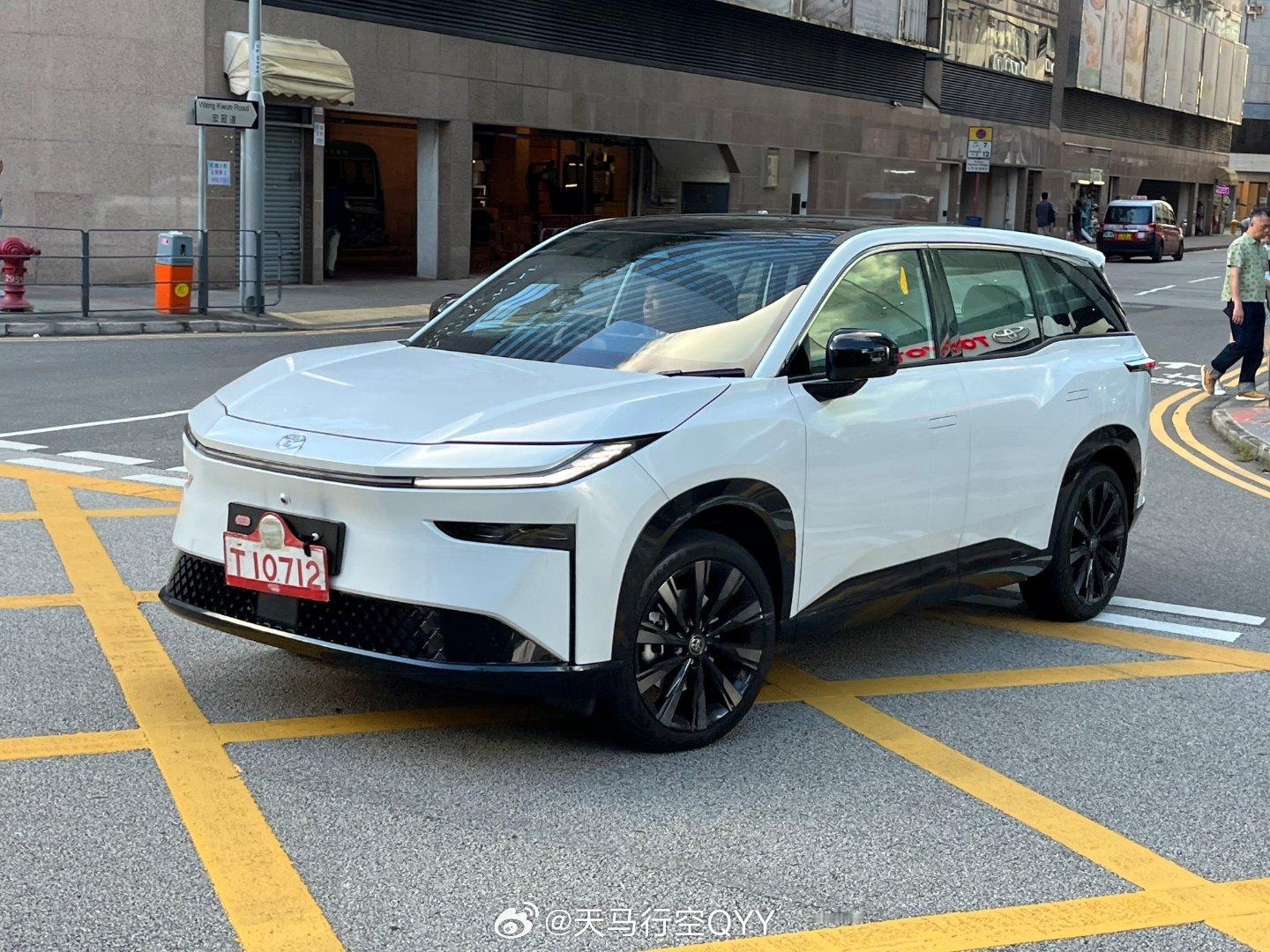 右舵铂智3X首次曝光 右舵铂智3X悄悄出现在香港街头！有一批右舵图片放出来了，配
