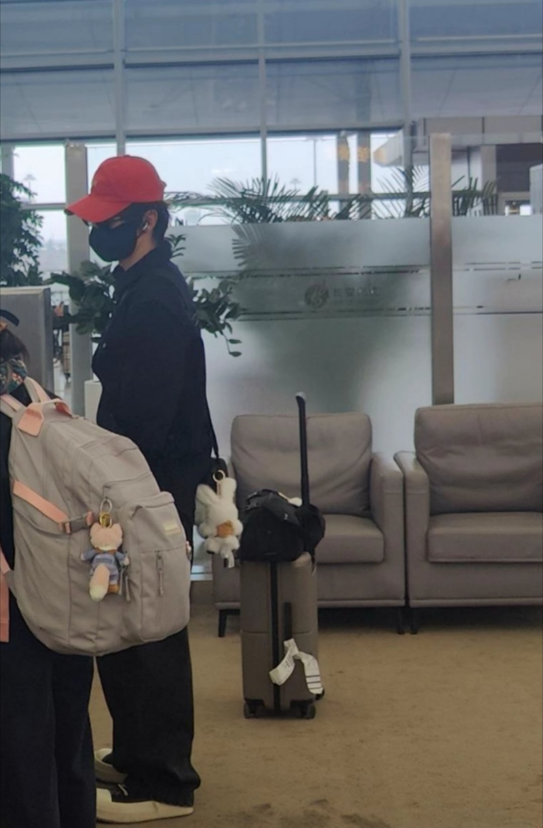 好酷的老代但是后面挂个玩偶又特别萌