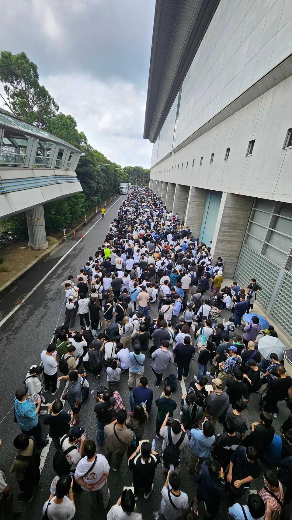 今天是开放日这个排队不知什么时候能进[二哈]#东京电玩展##tgs2024# ​