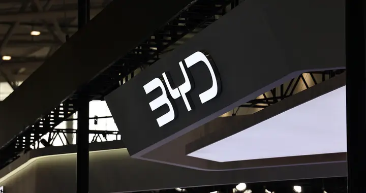 比亚迪第三季度净利润同比增长28%，1-9月海外卖车同比近乎翻倍