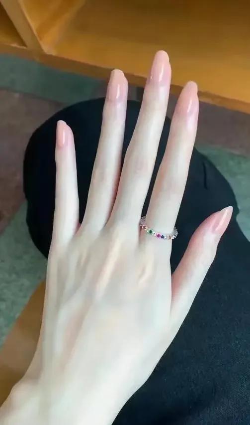 芊芊玉手（23）
