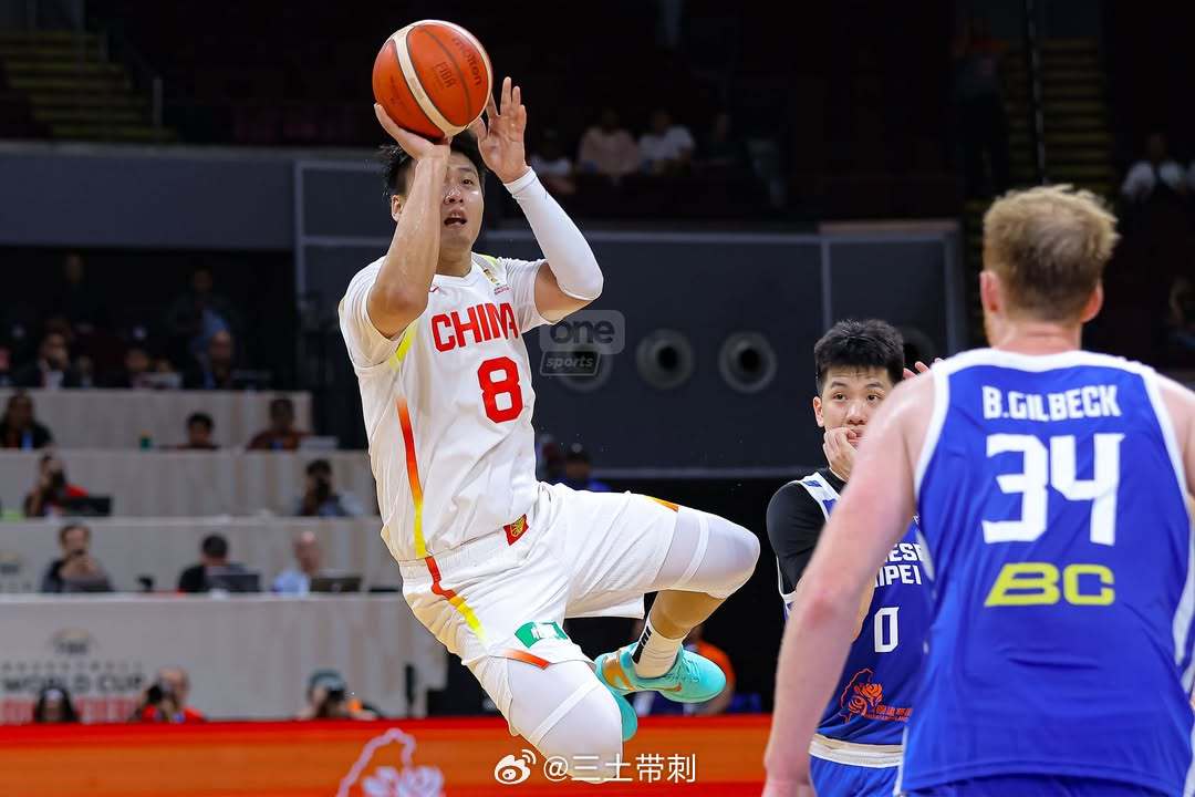 中国男篮vs中国台北男篮 转几张当地媒体拍的，这几个瞬间，都挺好！ 