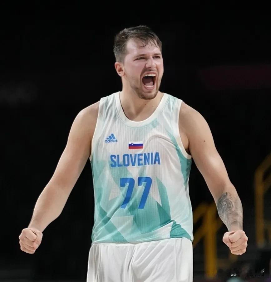 东契奇一人逆转胜局！斯洛文尼亚狂虐新西兰，缔造五大奇迹！斯洛文尼亚痛击新西兰，轰