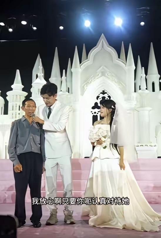 怀孕5个月才被求婚
这种婚姻感觉一点都不长久
姑娘是好姑娘，男生表示怀疑
初次怀