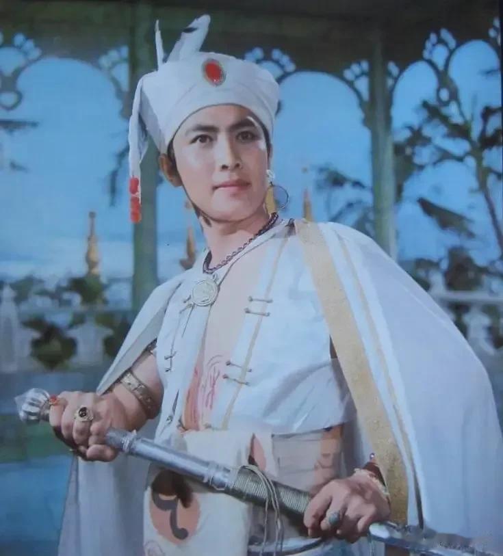 1982年的老电影，剧中的傣家王子看着特别眼熟，那时的演员没有刻意的修饰，却是英