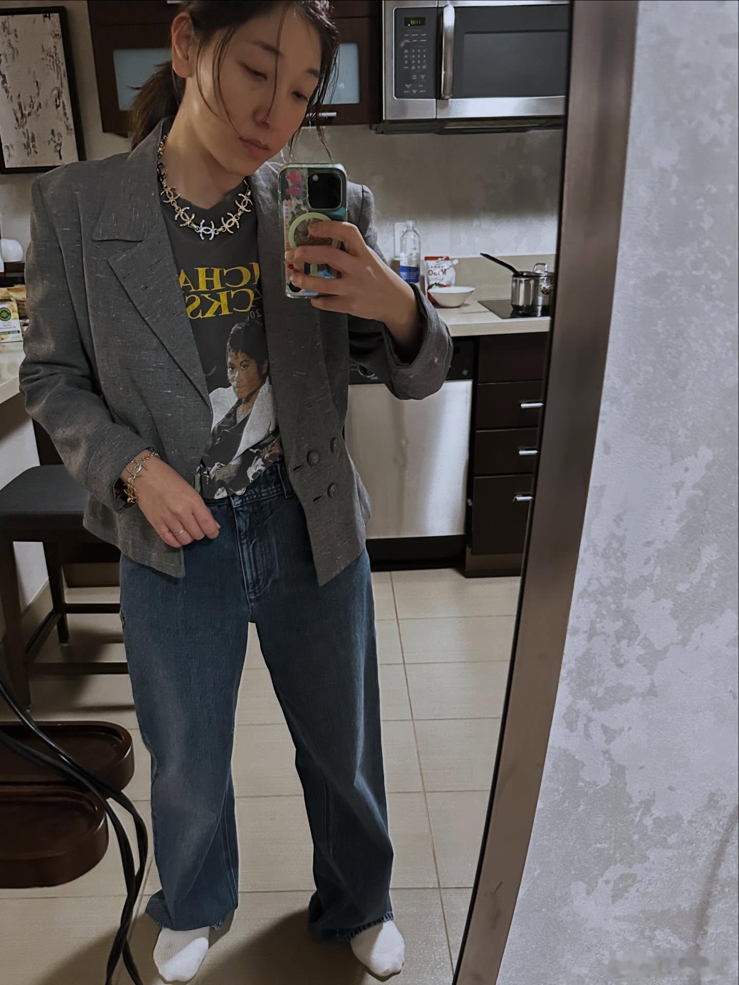 安藤樱在LA  自带松弛高级感 