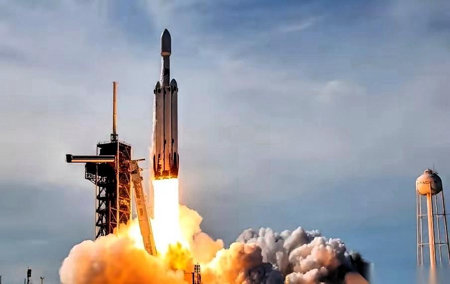 三颗卫星掉了？刚刷到就知道准有人跳出来喷：“跟马斯克差远了！”
 
差，我承认！