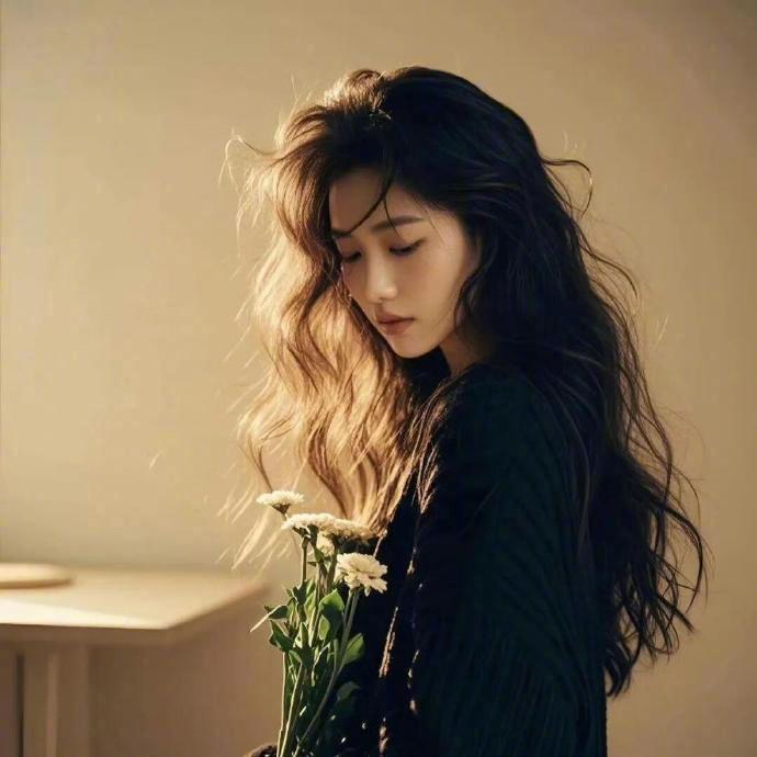 🌷  “ 我做不了玫瑰，也当不了月季，     我应该是菜园子里的四季豆，  
