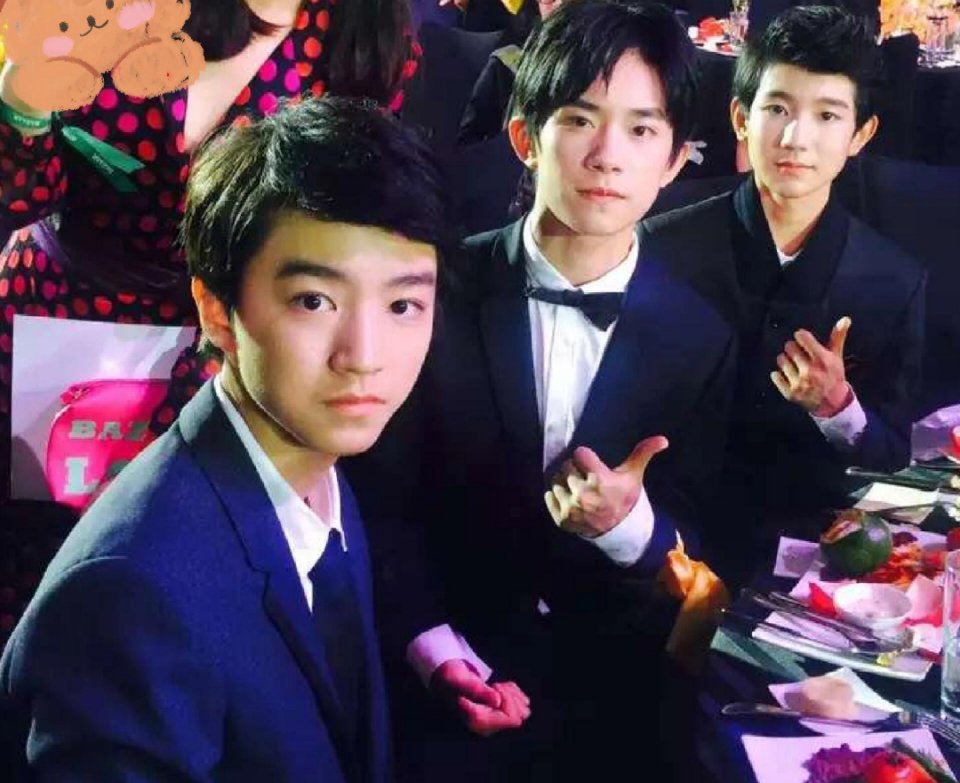 王俊凯  王源  易烊千玺  2015年9月的慈善芭莎夜，应该是tfboys第一
