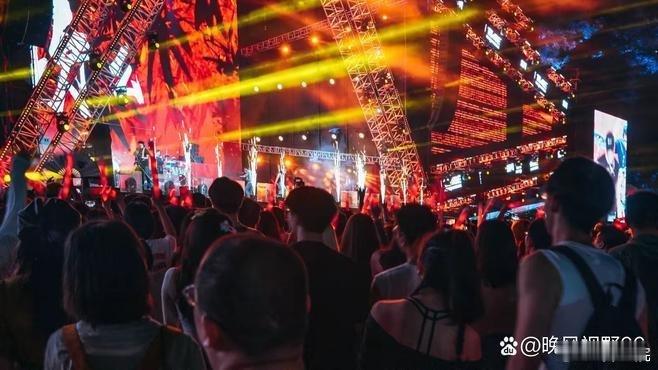 《风向变了！美国、德国、法国、韩国、英国、加拿大等国媒体纷纷把目光转向了中国武汉