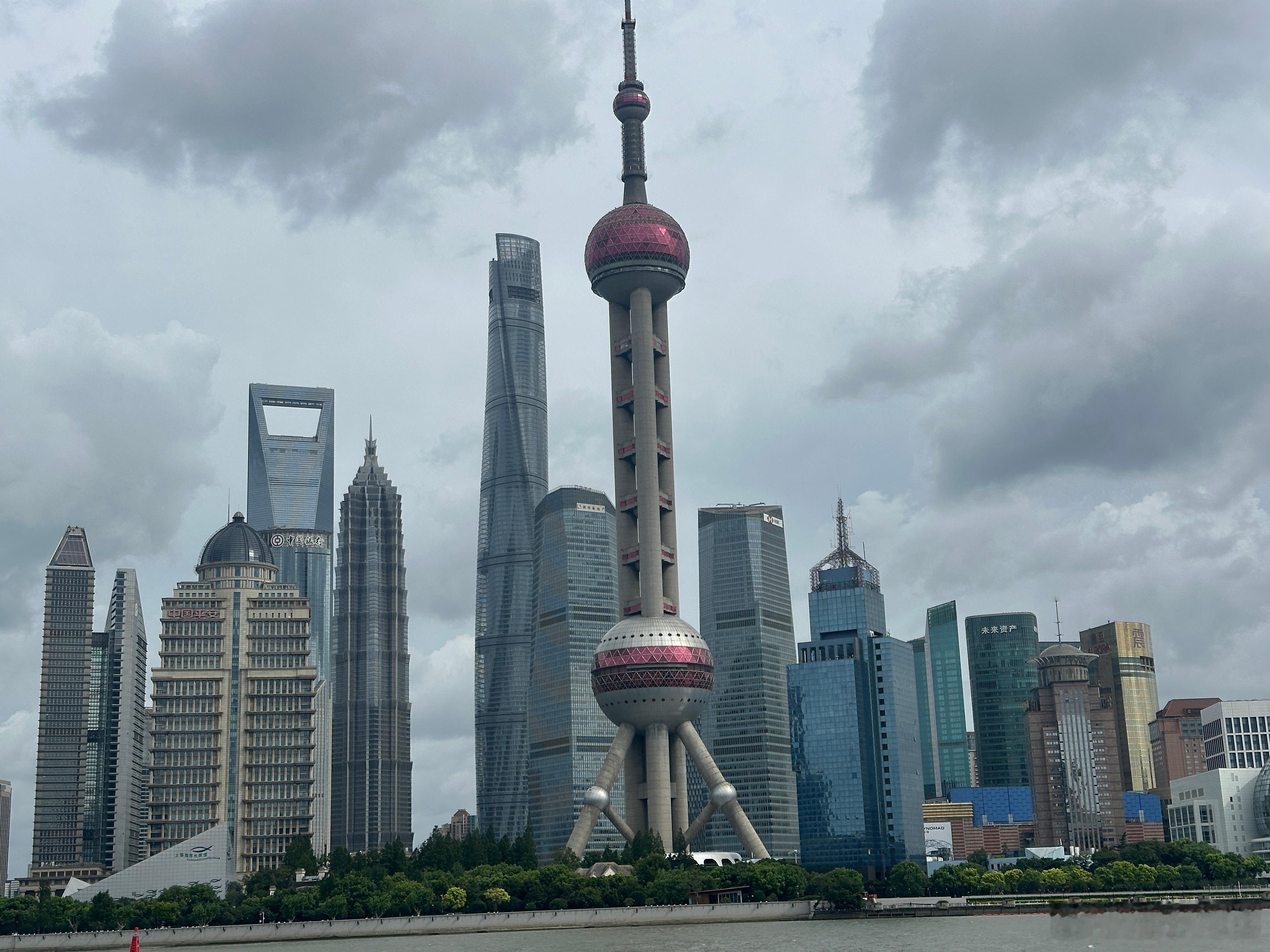 每次来上海 必来外滩打卡城市太美了 