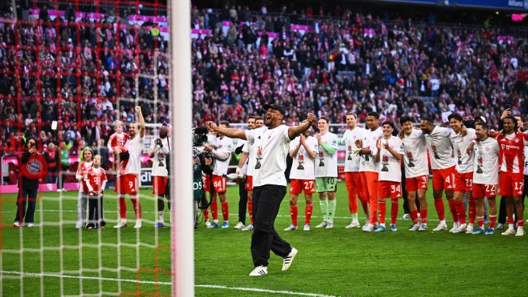 在周日夺得冠军后，孔帕尼在更衣室对他的球员们说：“你们中没有一个人应该理所当然地