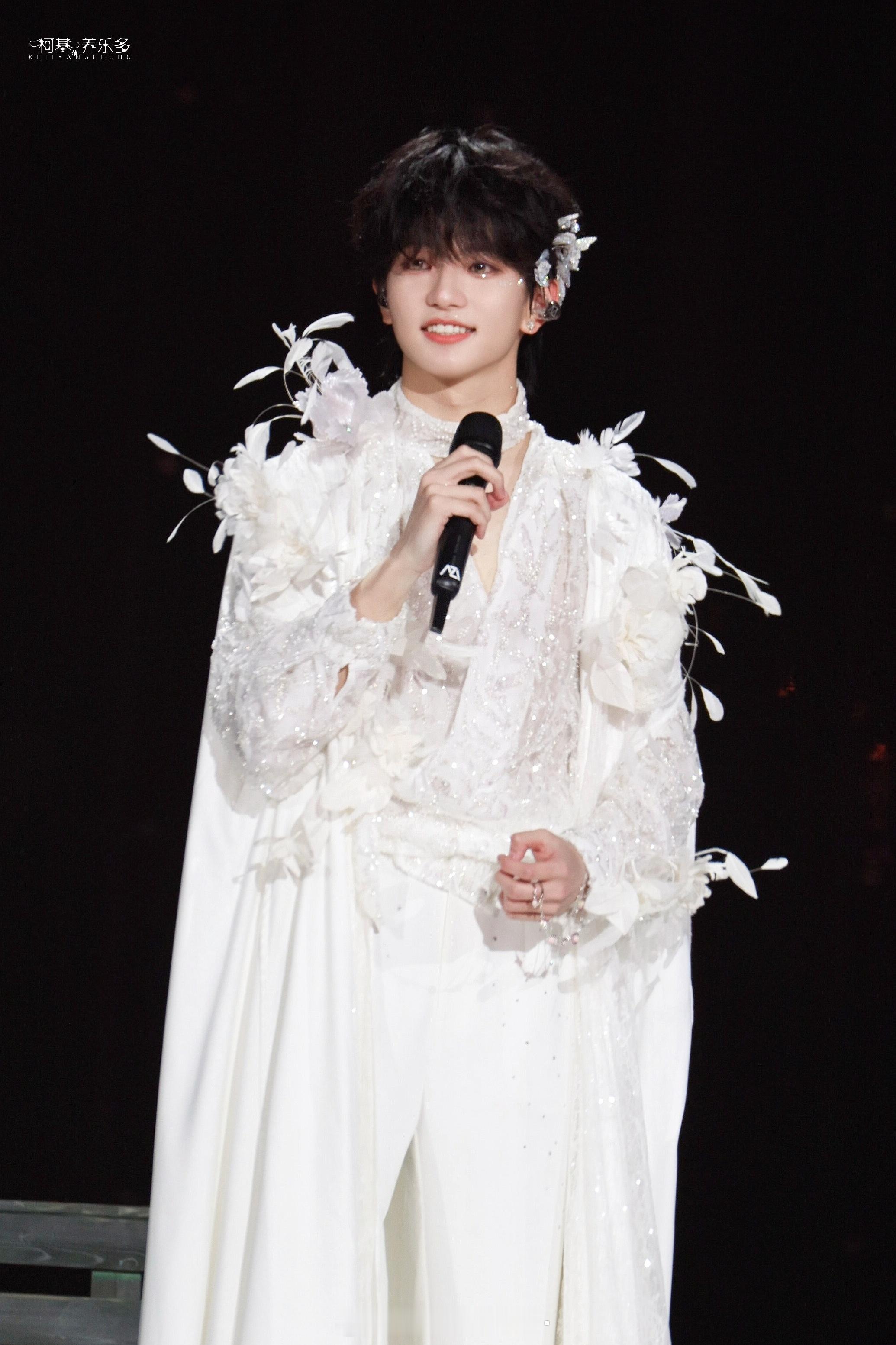 李乃文给穆祉丞当经纪人去电玩城期待期待期待穆祉丞大明星和前辈李乃文老师