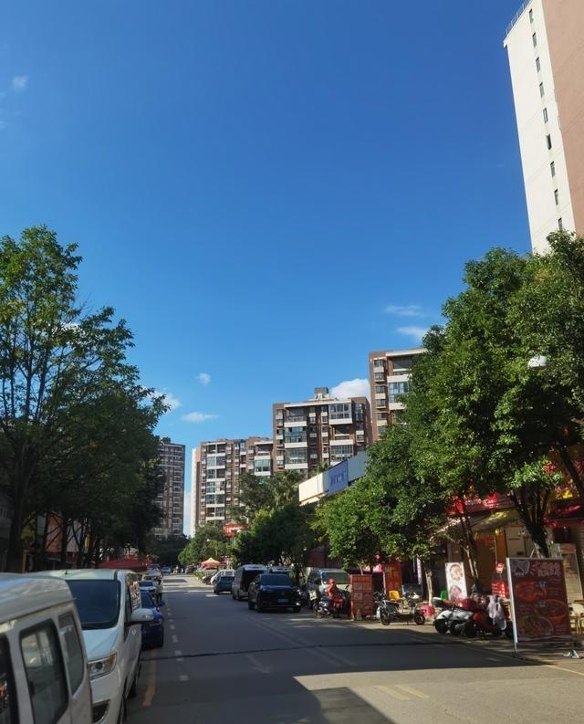 弘一法师说：“人得了大病，不是因为命苦，而是因为你太对不起自己了。”
弘一法师本