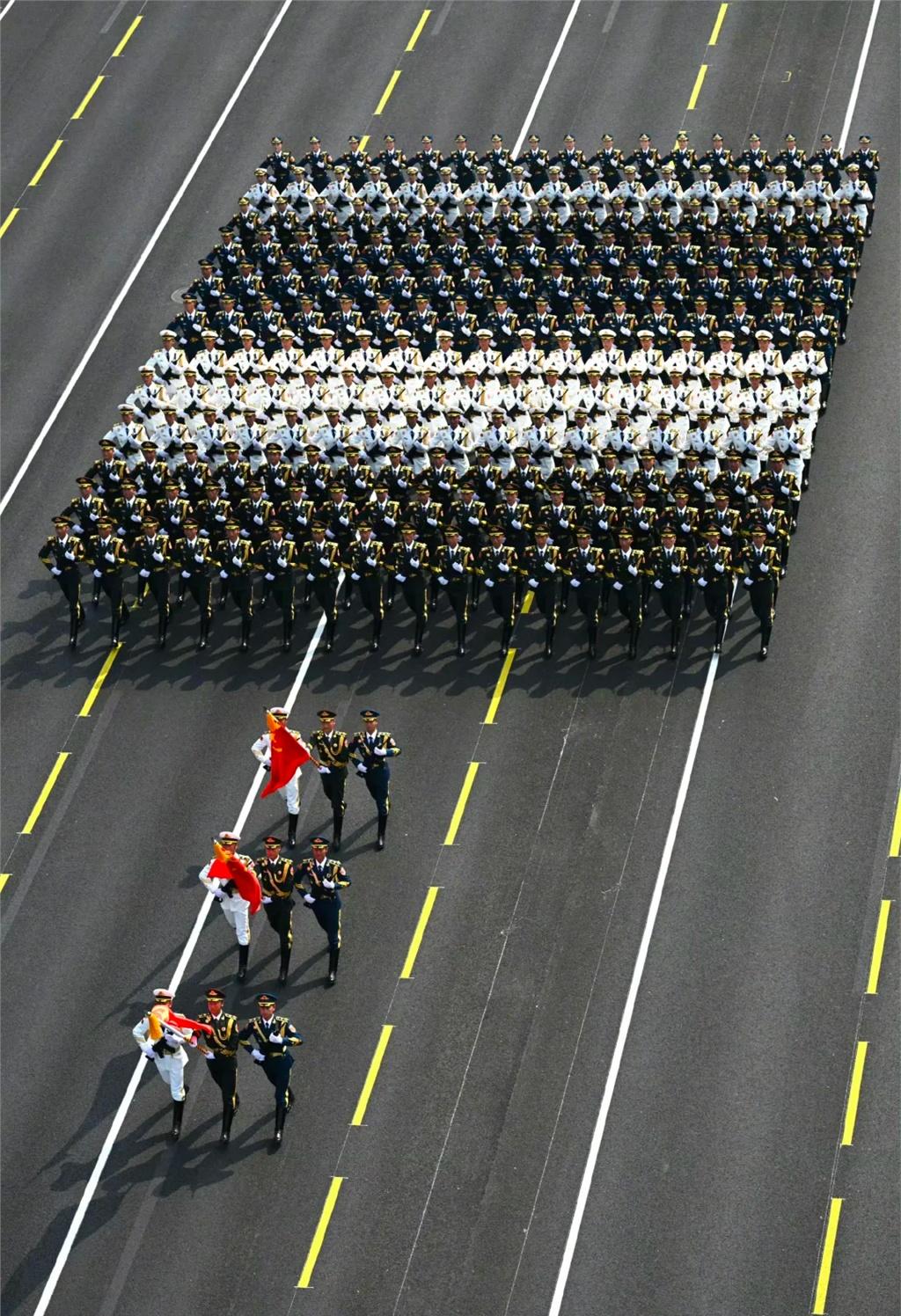 有时候想想，和平这东西真不是天上掉下来的。咱从小读历史，从1840年往后翻，哪一