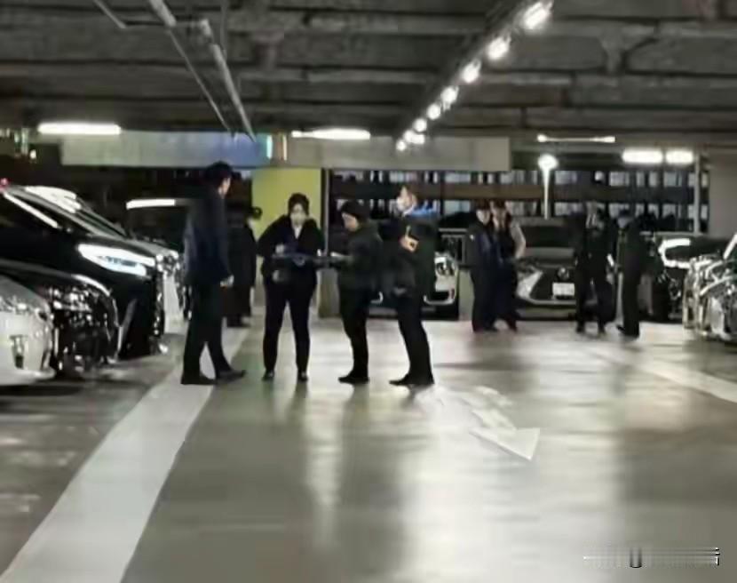 中国公民在日本再次遇袭，被抢走现金多达4.2亿日元。

《环球网》报道，1月29