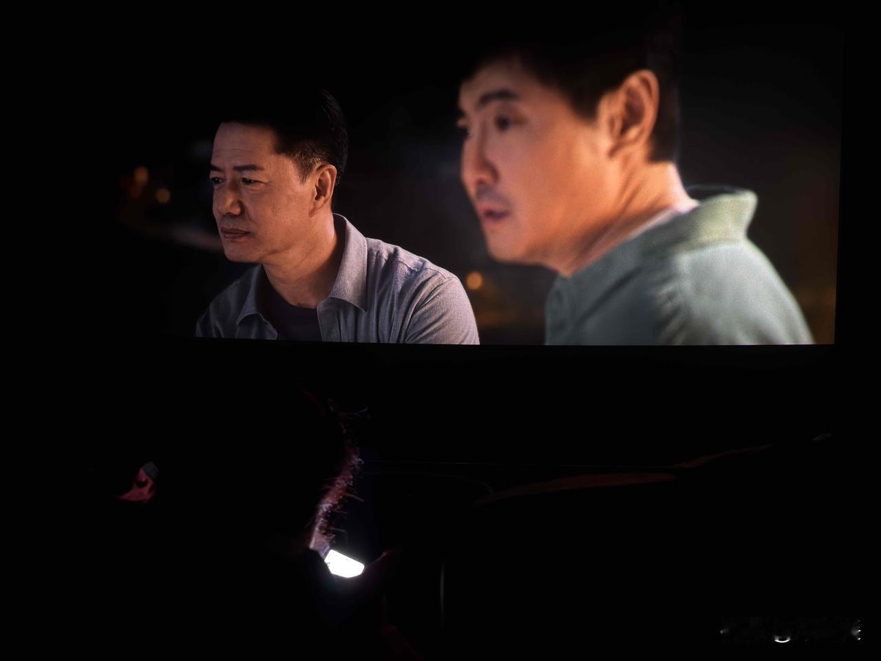 偷闲，看飞驰3，前边的老姐姐在电影放映的时间里一直刷着短视频，真不明白，这电影是
