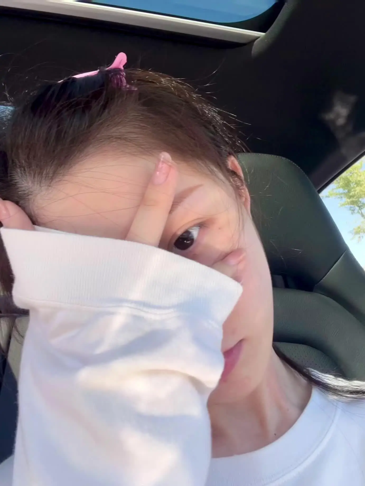 如果有些事是必须经历的 那我感谢这些事 发生在我还能接受的年纪.