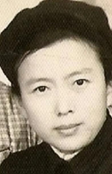 “她长得太纯洁，送她走吧！”日本人识破新四军女特工，没有严刑逼供，好吃好喝待着，