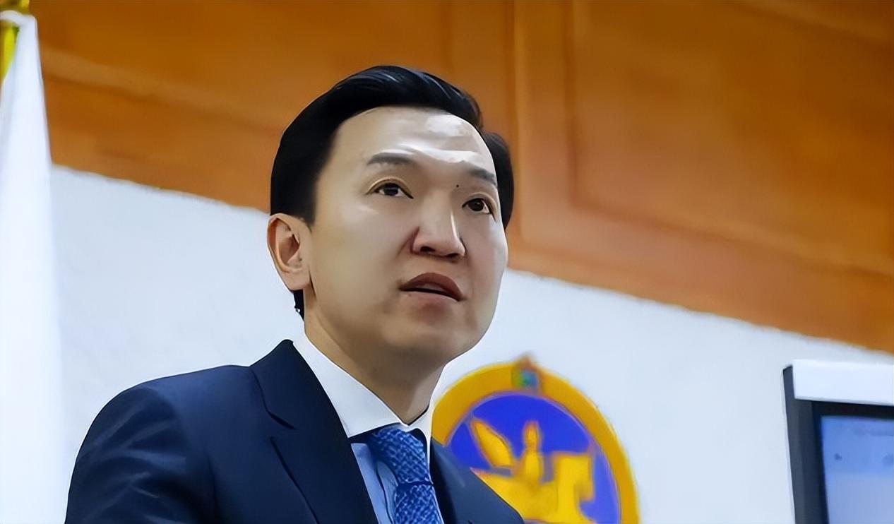 沉默2天后，蒙古部长终于对中企勘探营地被砸一事态。
 
蒙古成品油95%以上靠俄