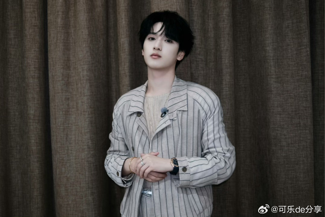 严浩翔高会更新：这里也发一组 