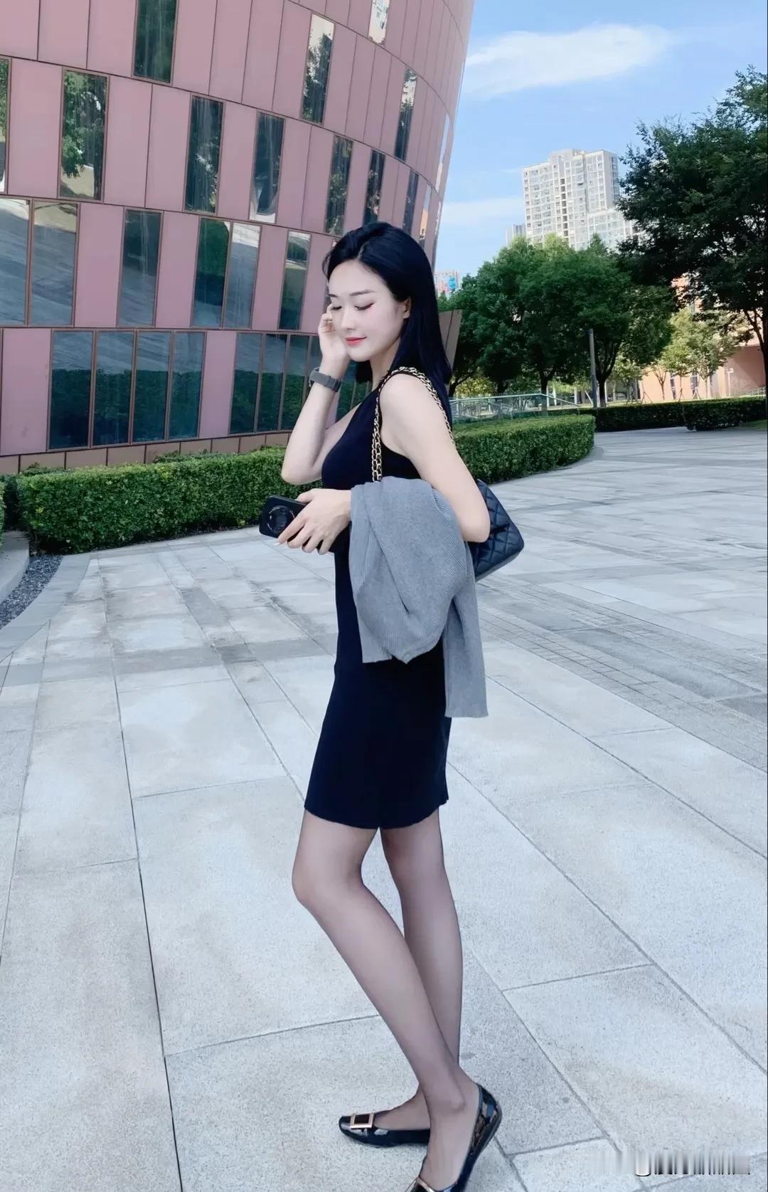 #人经历过的事情会忘掉麽#那些不快乐，或许曾如狂风骤雨般袭来，让心在瞬间陷入阴霾