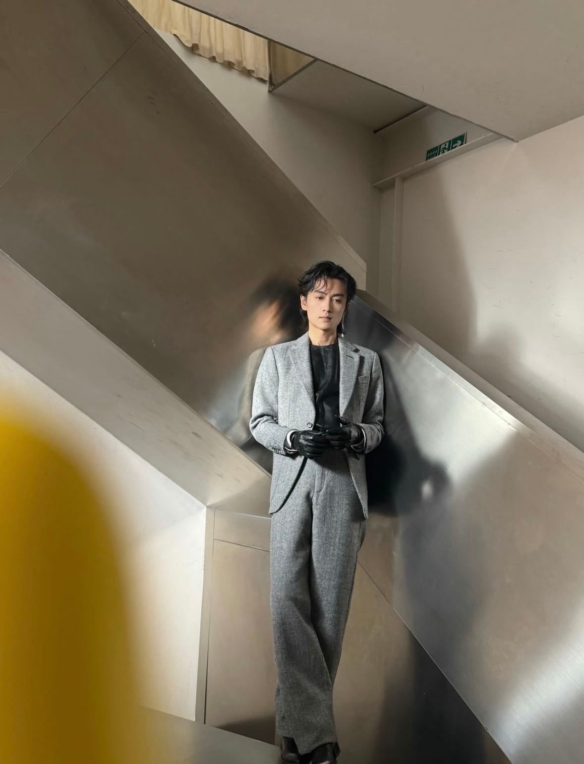 跟陈晓 合作过的同行都会忍不住夸他好相处吧低调，踏实，合作起来主打一个安心放心，