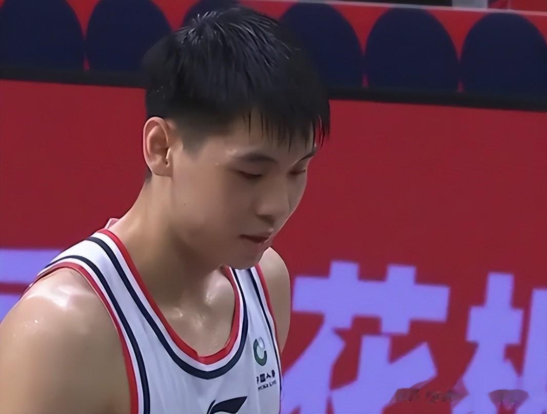 99-97！广州龙狮2分险胜宁波町渥，崔永熙拿23分陈盈骏贡献绝杀球
广州男篮在