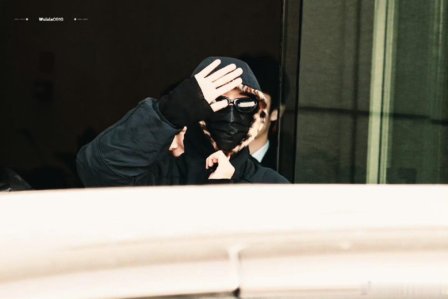 范丞丞叫白鹿黄毛丫头哈哈哈哈范丞丞太皮了！ ​​​