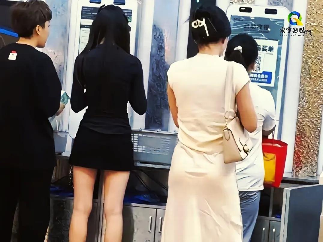 少女和少妇的区别，你看出来了吗？？

少女，青涩纯真，犹如含苞待放的花朵。

眼