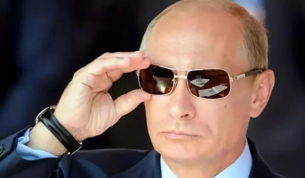 最新重磅消息，

12月2日，俄罗斯国防部扔出了一个大招，前线战局彻底炸了！
