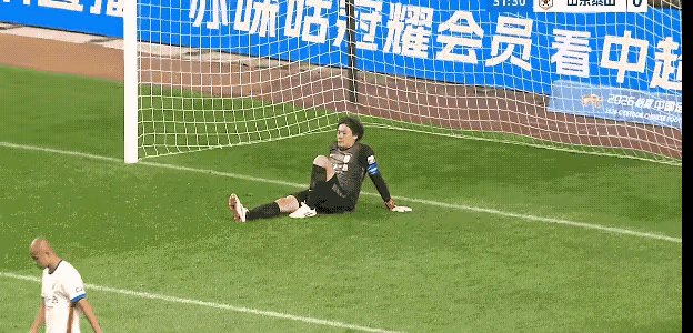 王大雷这葛优躺是什么意思

王大雷这场比赛，很不走运，一场比赛半场就丢了三个。