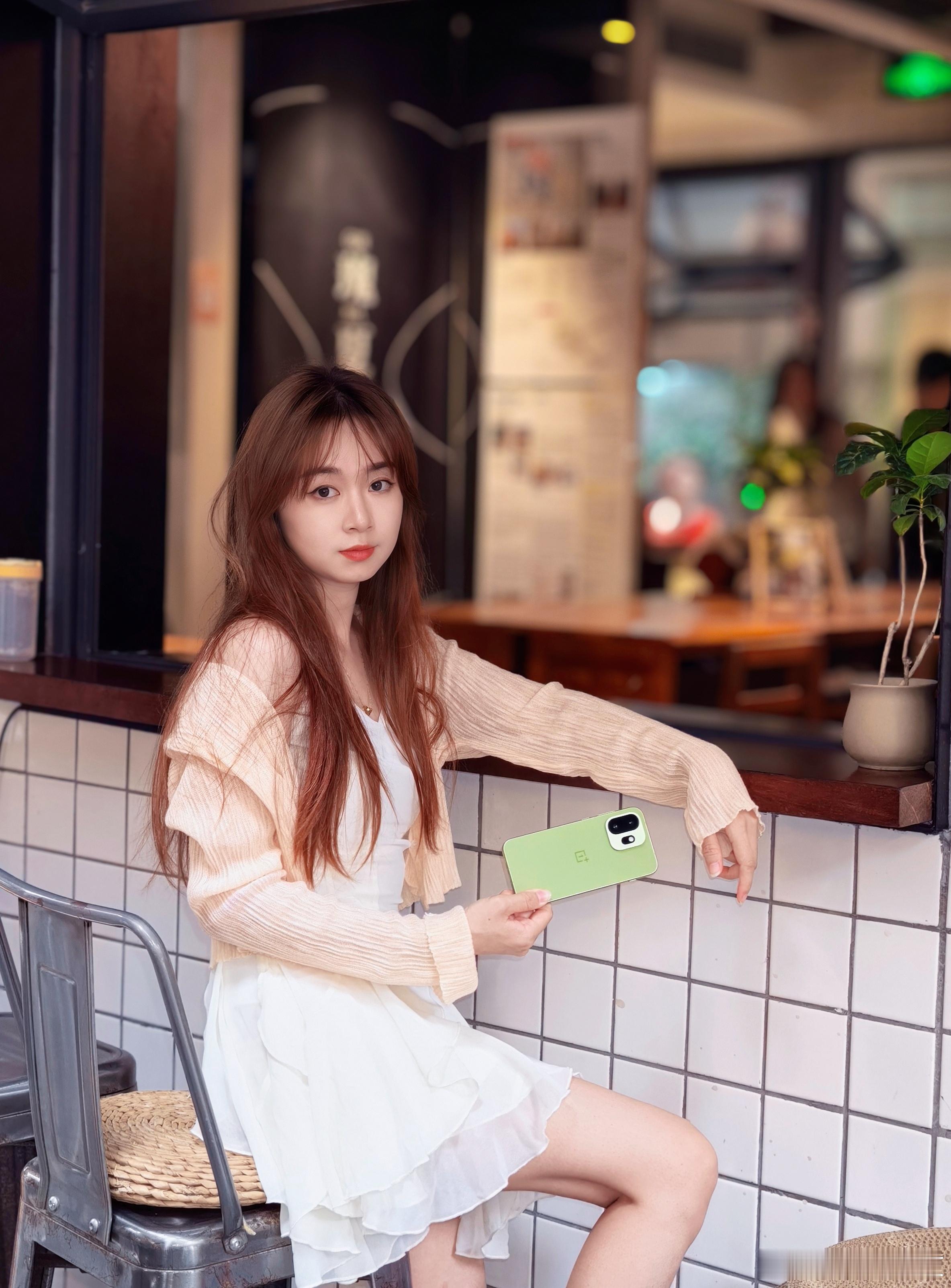 这两张和一加15T的合影没发过，但是我很喜欢！