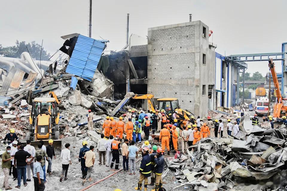 【印度制药厂爆炸，死亡人数上升至36人】（美联社）——印度当局周二表示，周一印度
