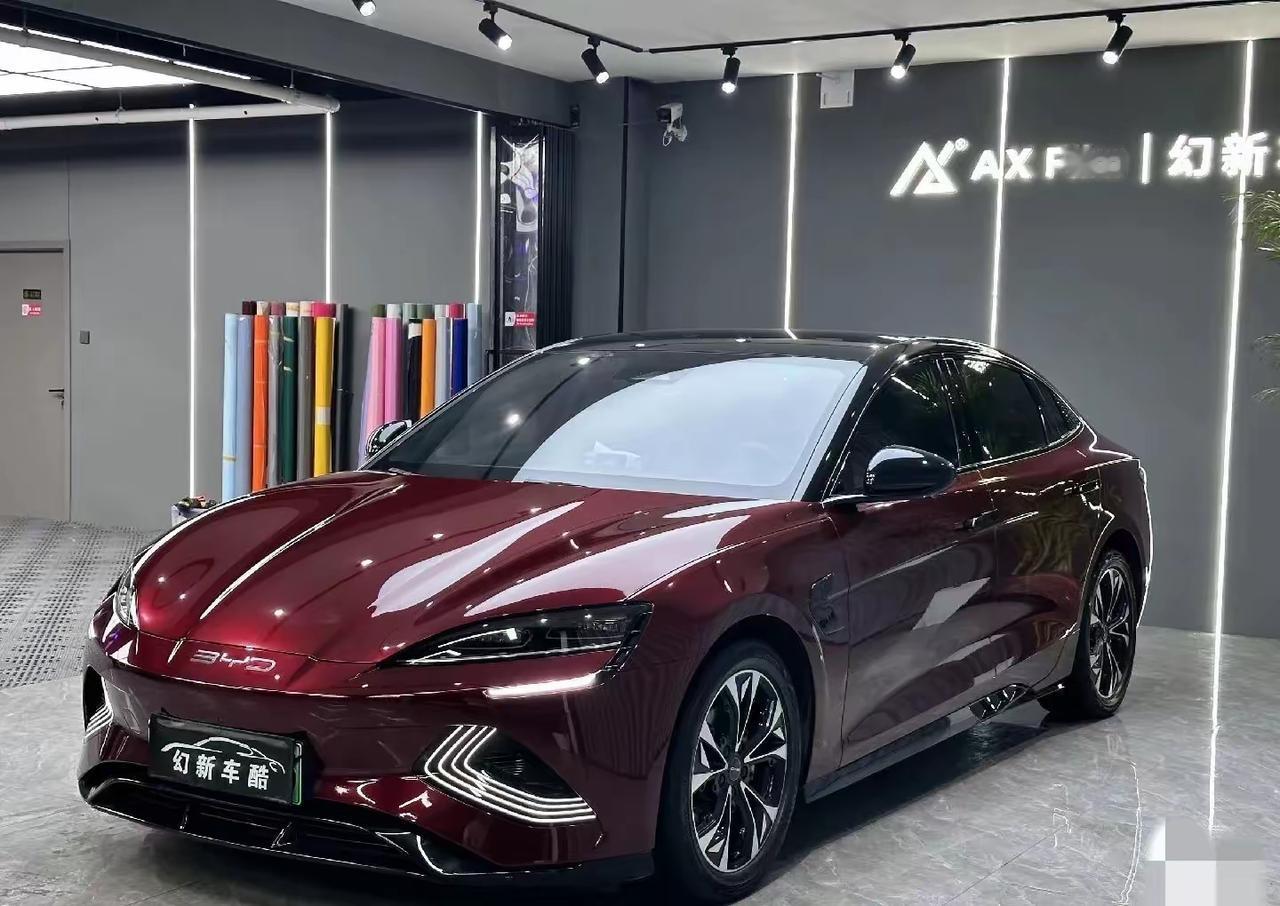 10万块，你还想买啥？你还能买啥？海豹06，你看看图中这两款，你敢说你不喜欢？这