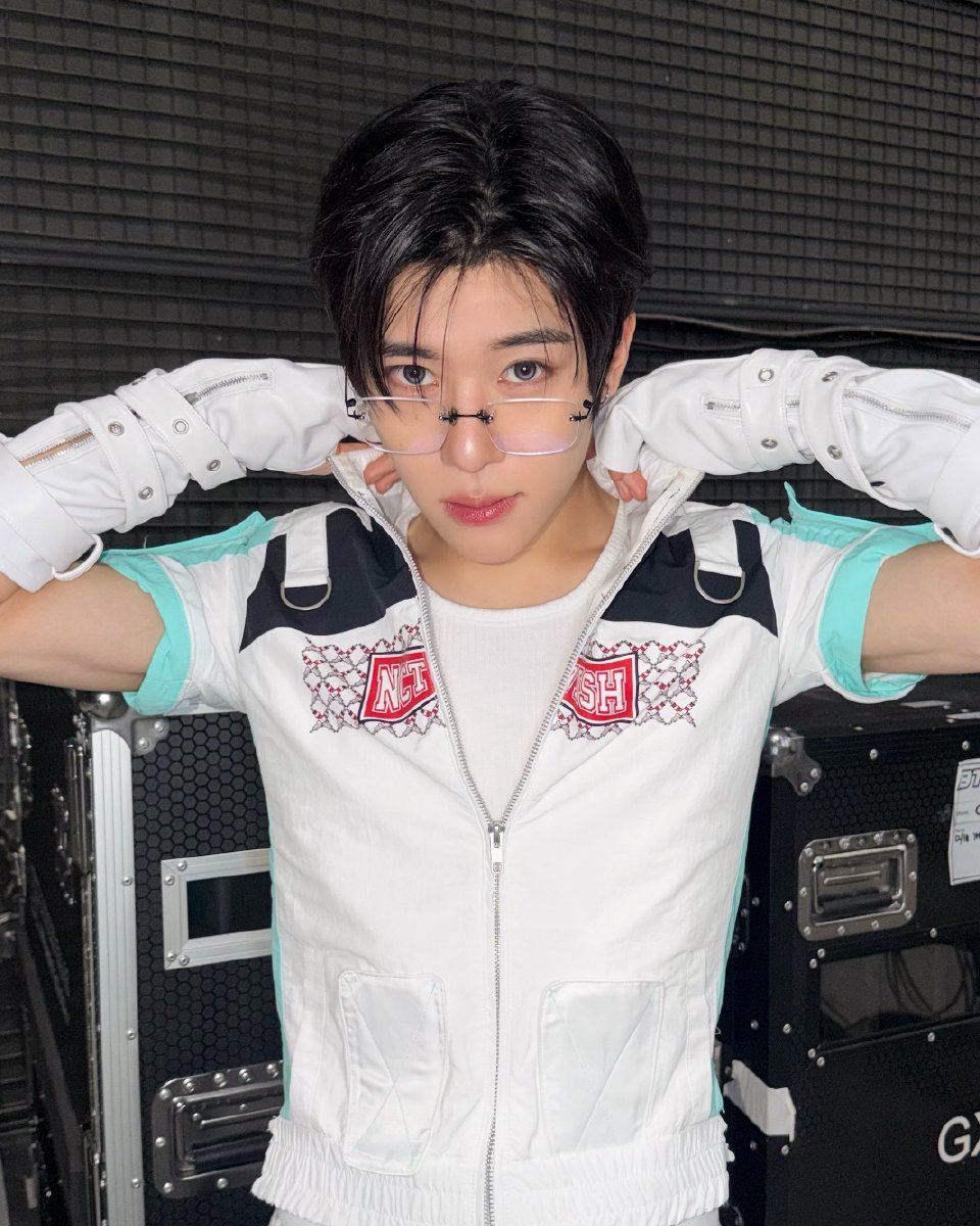 吴是温、前田陆、得能勇志门面 line 官博更新 头肩比不好真的别穿紧身衣吧…