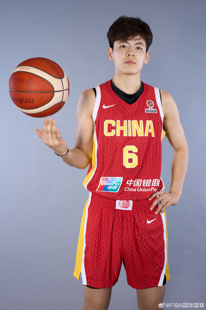 杨舒予担任中国女篮队长根据消息：本次女篮世预赛，将担任中国女篮队长。 